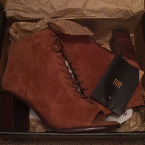 Frye peep lace heels - Picture 1 of 3